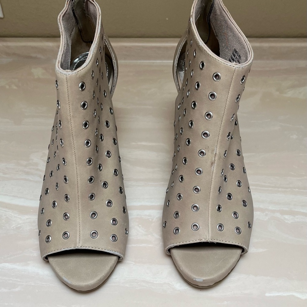 Jennifer Lopez Tan Ankle Booties with Perforated Design